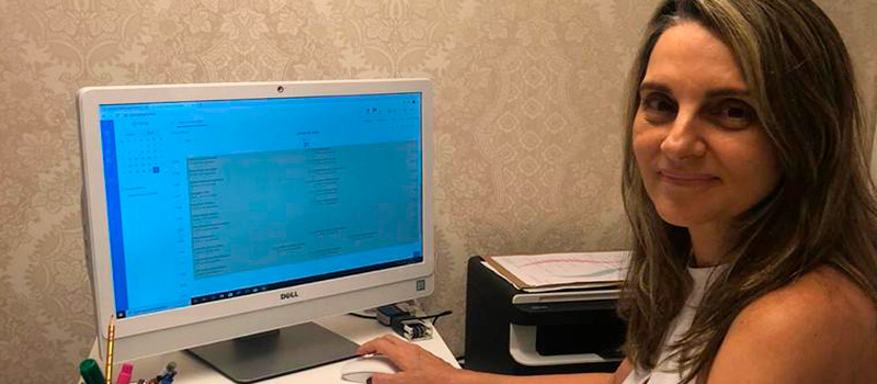 De que forma a assistente, Claine, conseguiu triplicar o número de agendamentos com o Shosp